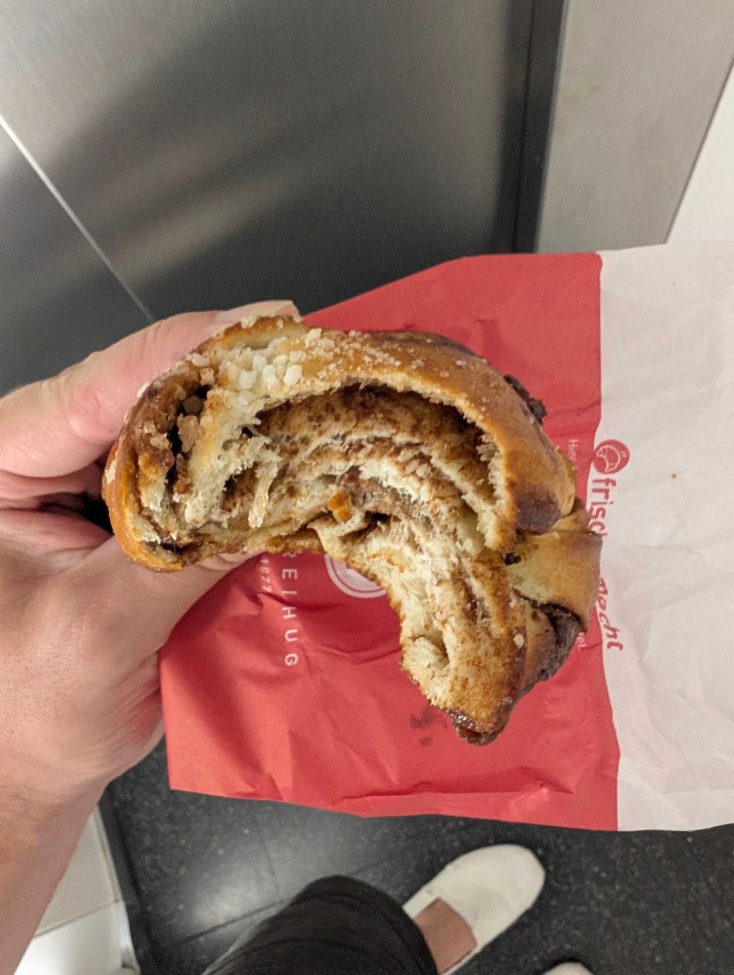 Zimtschnecke im Bäckerei Hug - Zürich Wiedikon — Bild 1